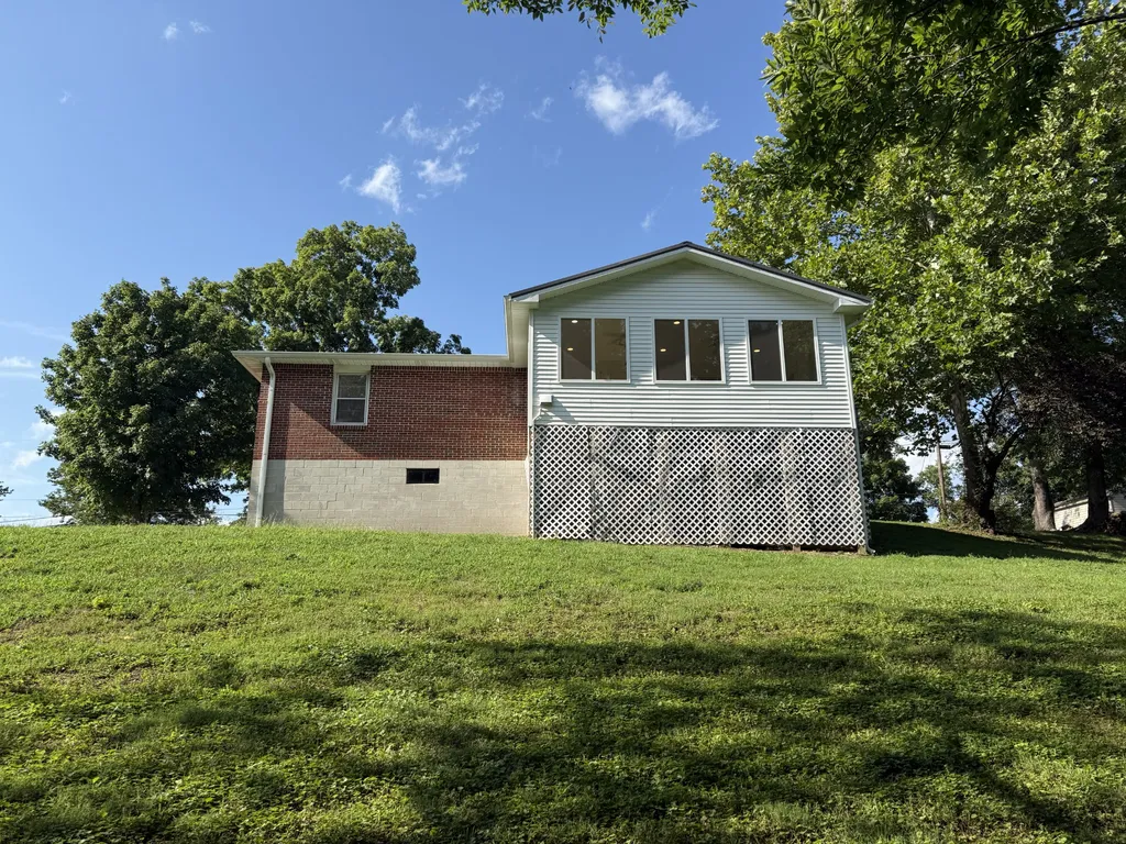 81 County House Circle Carthage TN 37030