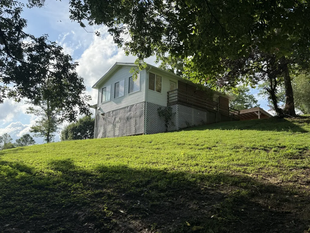 81 County House Circle Carthage TN 37030