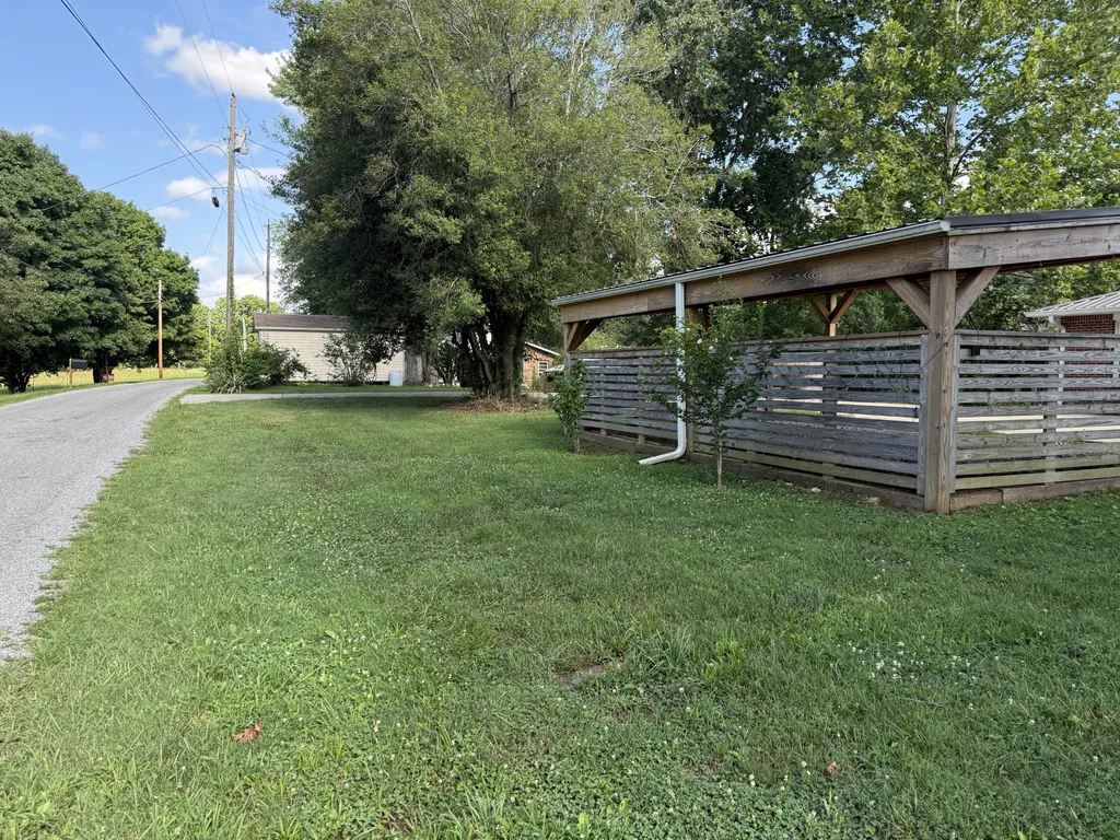81 County House Circle Carthage TN 37030