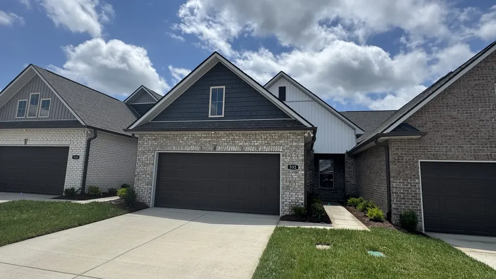 532 W Foxrun Springfield TN 37172