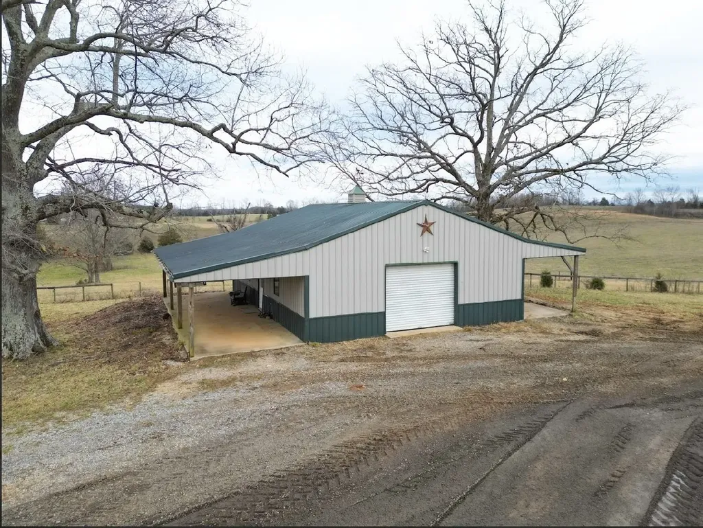 1038 Maple Valley Road Cumberland Furnace TN 37051