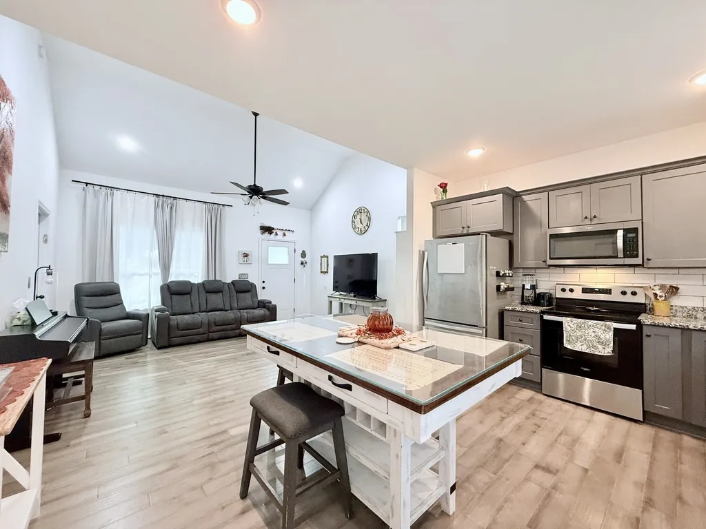 1021 Woodmont Drive Dickson TN 37055