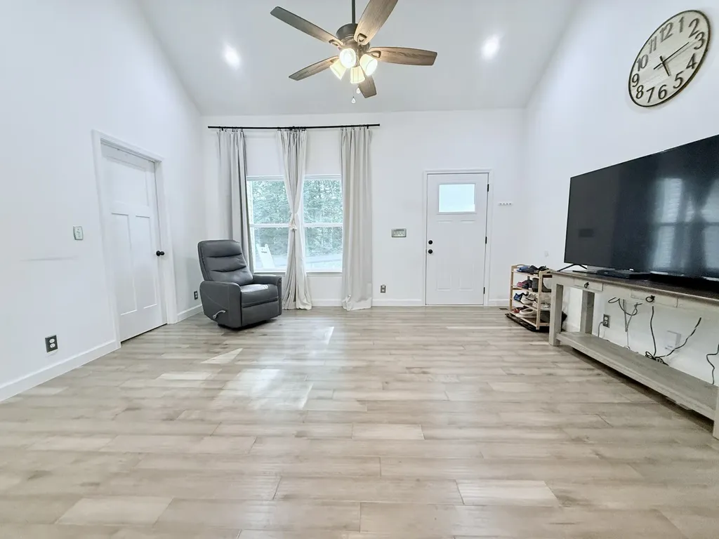 1021 Woodmont Drive Dickson TN 37055