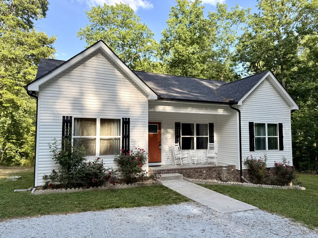 1021 Woodmont Drive Dickson TN 37055