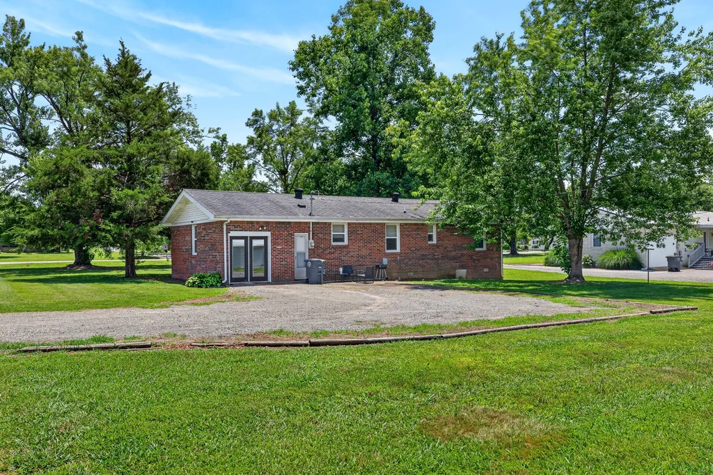 627 Baker Drive Lafayette TN 37083