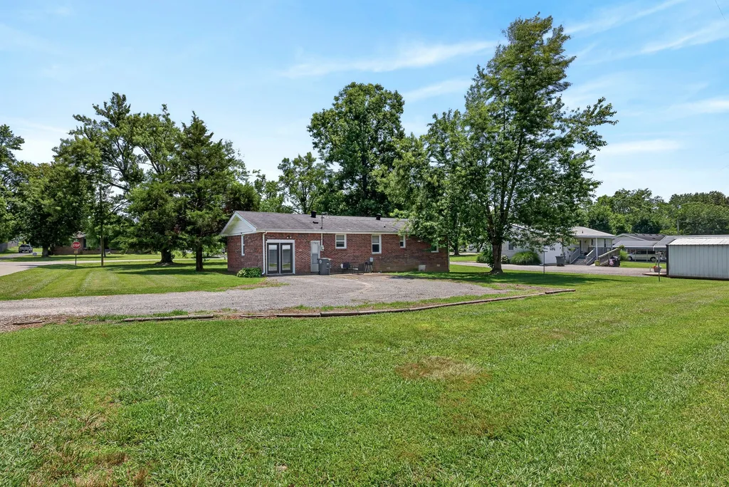 627 Baker Drive Lafayette TN 37083