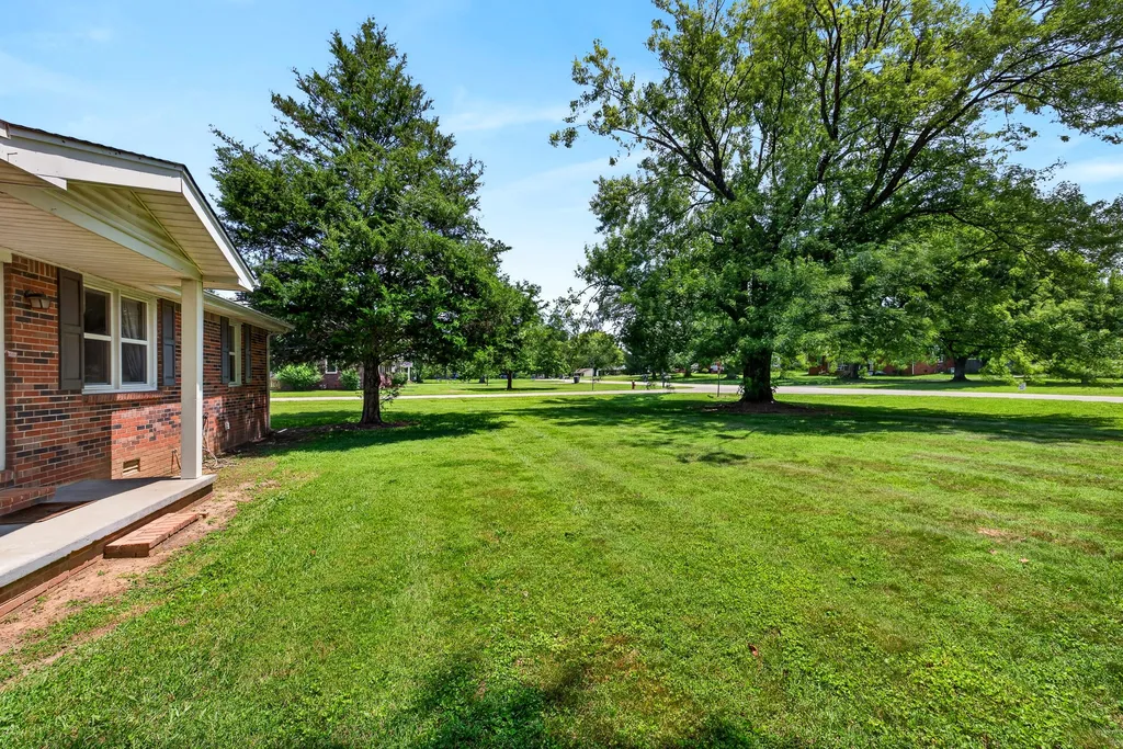 627 Baker Drive Lafayette TN 37083
