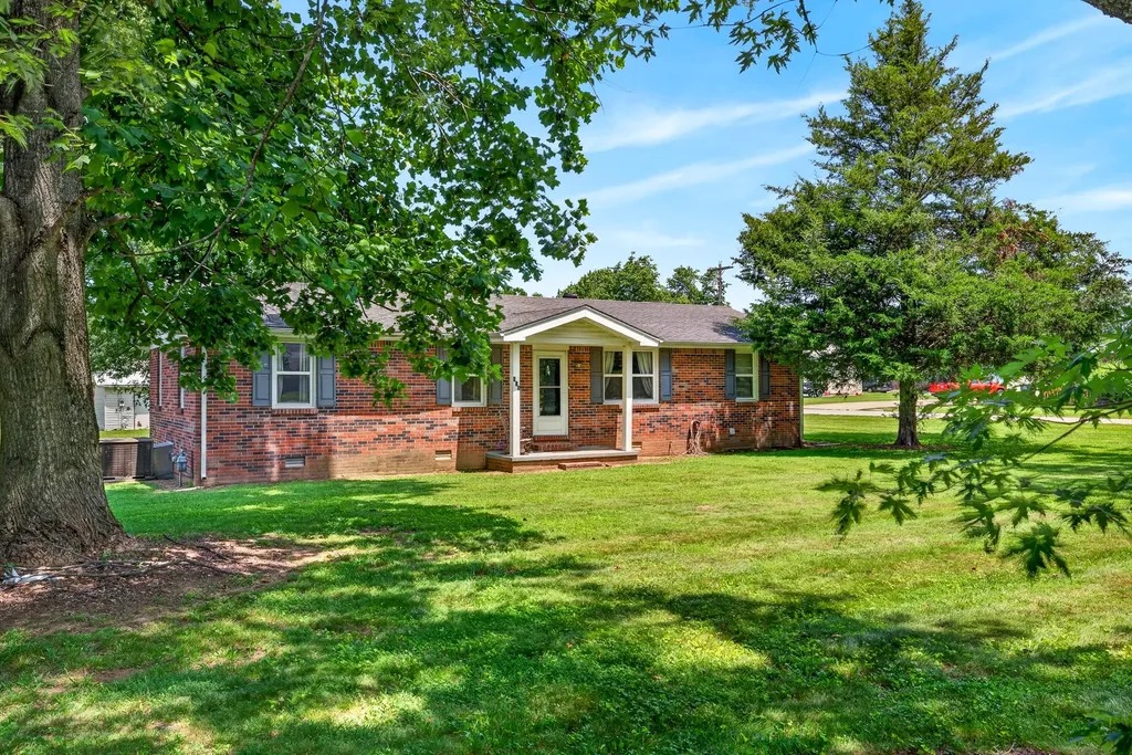 627 Baker Drive Lafayette TN 37083