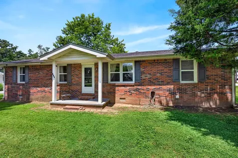 627 Baker Drive Lafayette TN 37083