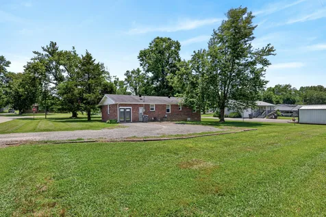 627 Baker Drive Lafayette TN 37083