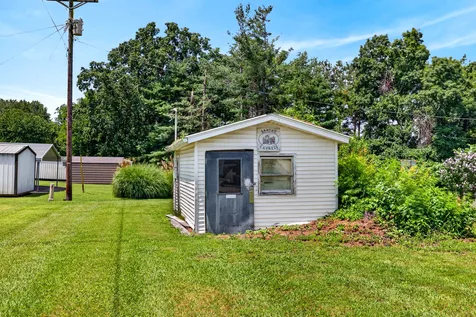 627 Baker Drive Lafayette TN 37083