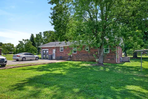 627 Baker Drive Lafayette TN 37083