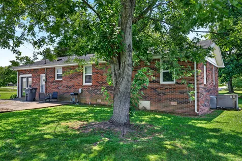627 Baker Drive Lafayette TN 37083
