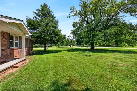 627 Baker Drive Lafayette TN 37083