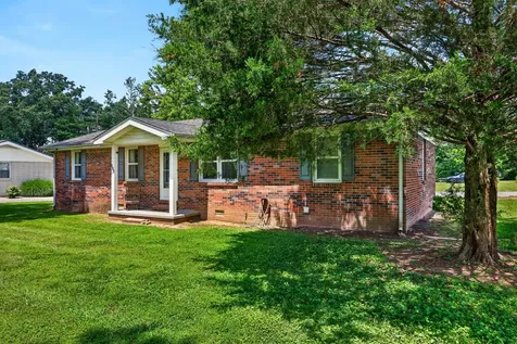 627 Baker Drive Lafayette TN 37083
