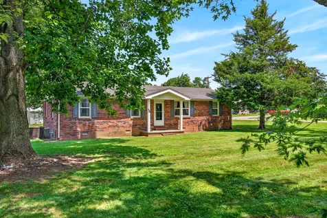 627 Baker Drive Lafayette TN 37083