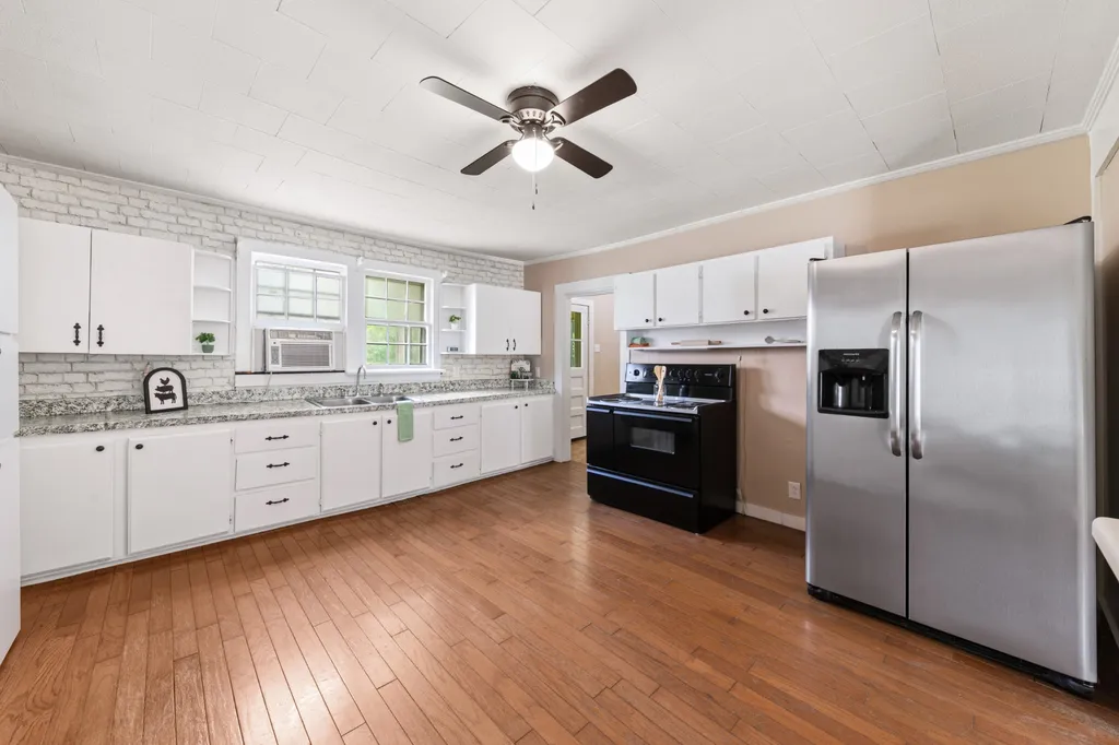 330 Holly Grove Road Lewisburg TN 37091