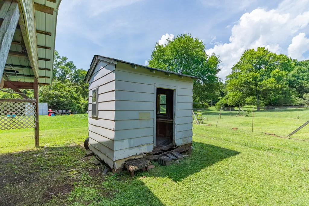 330 Holly Grove Road Lewisburg TN 37091