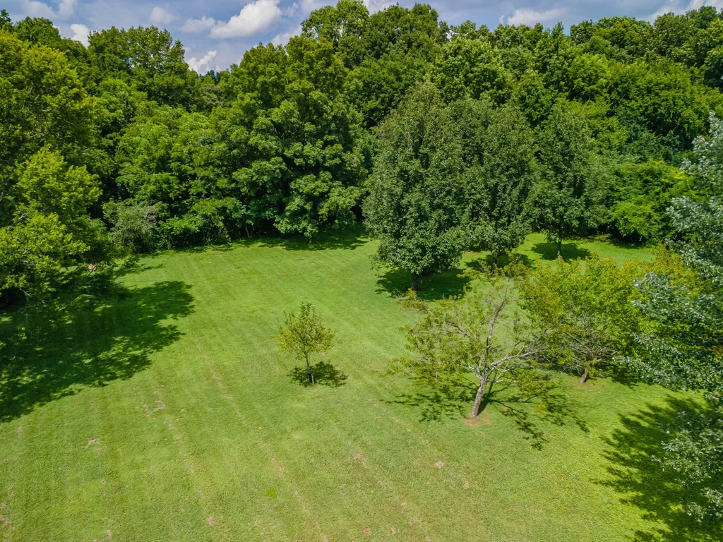 330 Holly Grove Road Lewisburg TN 37091