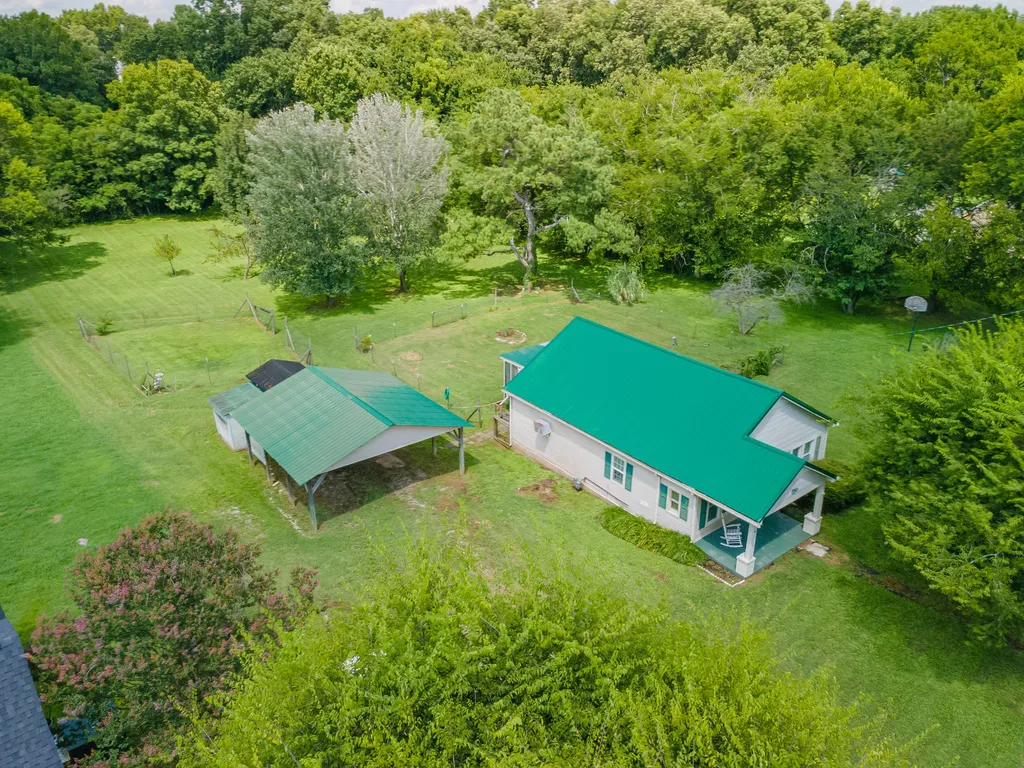 330 Holly Grove Road Lewisburg TN 37091