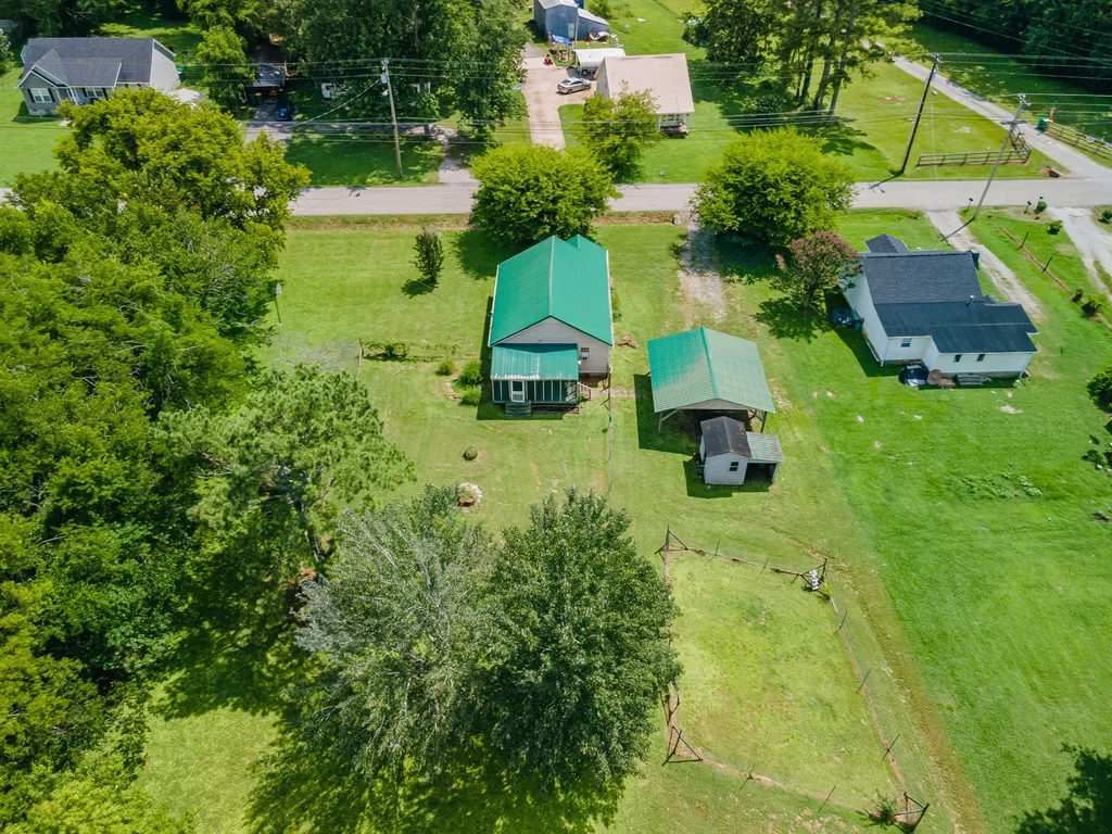 330 Holly Grove Road Lewisburg TN 37091