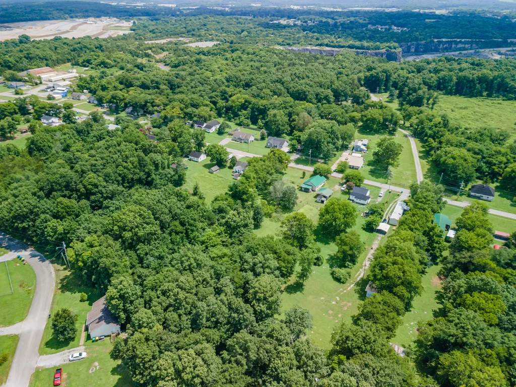 330 Holly Grove Road Lewisburg TN 37091