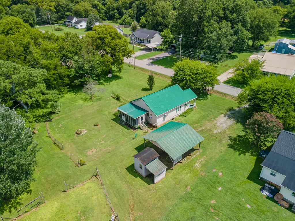 330 Holly Grove Road Lewisburg TN 37091