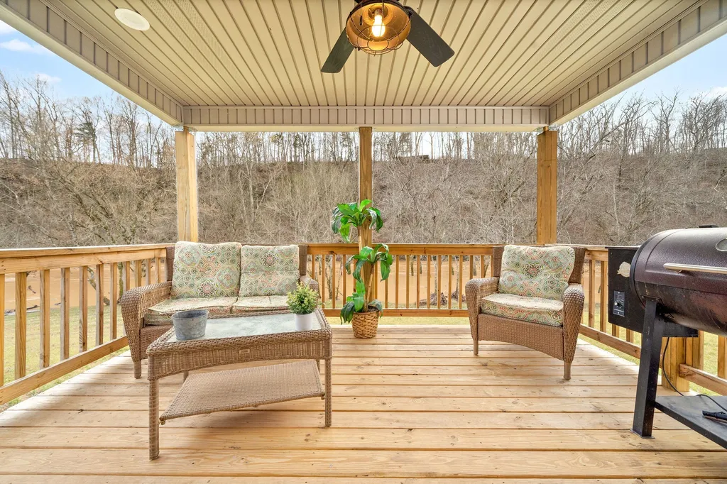 1725 Rains Road Clarksville TN 37042