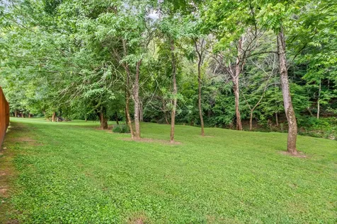 1725 Rains Road Clarksville TN 37042
