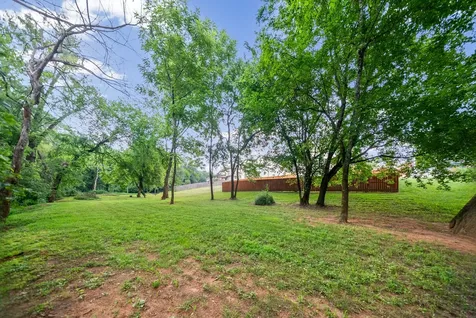 1725 Rains Road Clarksville TN 37042