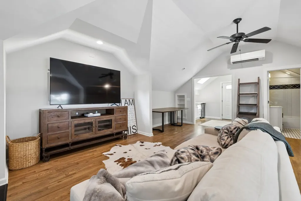 929 Acklen Avenue Nashville TN 37203