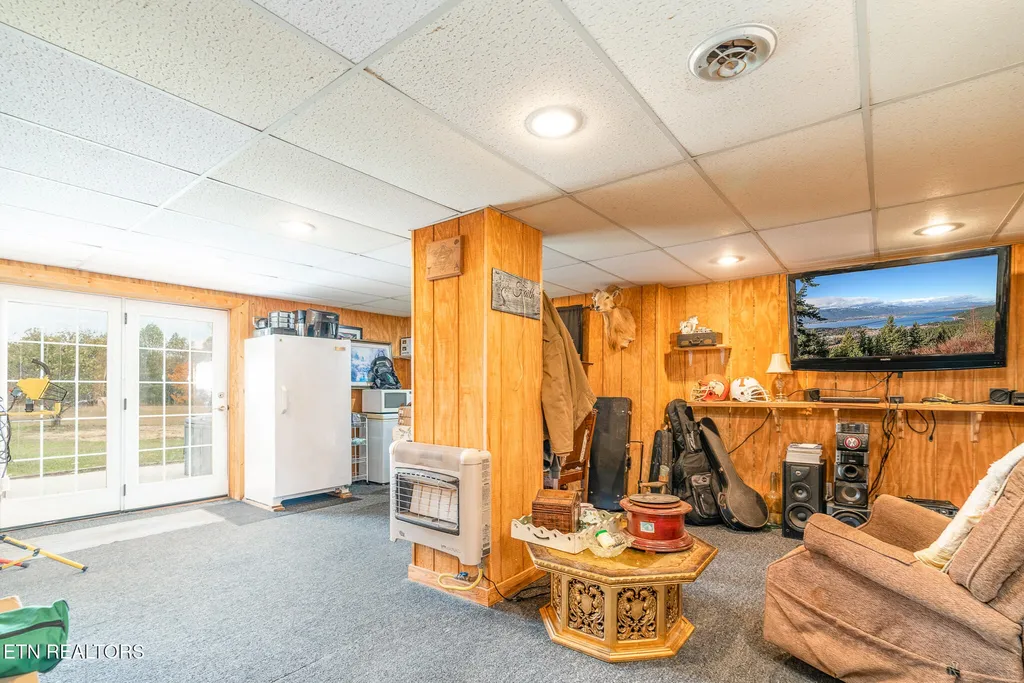 3767 Phillips Flats Road Oneida TN 37841