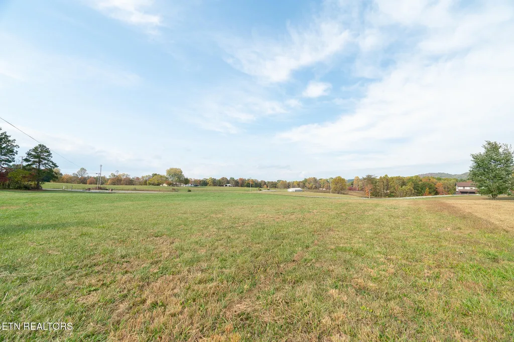 3767 Phillips Flats Road Oneida TN 37841