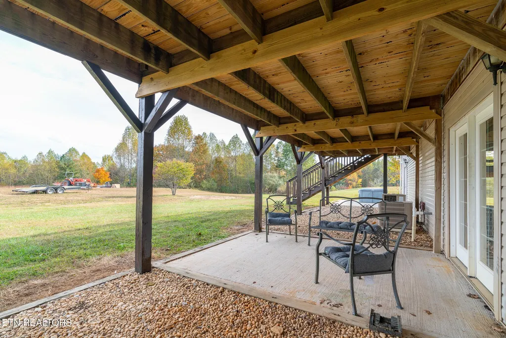 3767 Phillips Flats Road Oneida TN 37841