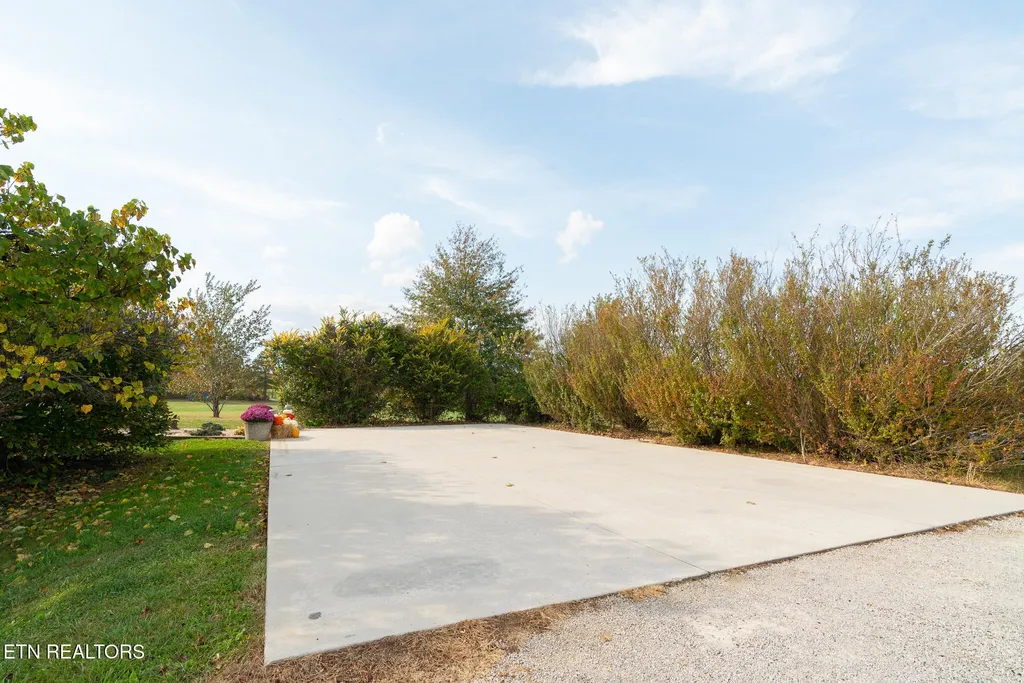 3767 Phillips Flats Road Oneida TN 37841