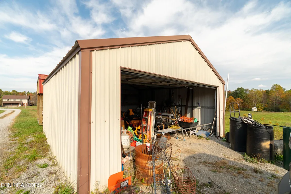 3767 Phillips Flats Road Oneida TN 37841