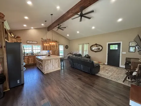 147 Black Ridge Road Lynnville TN 38472