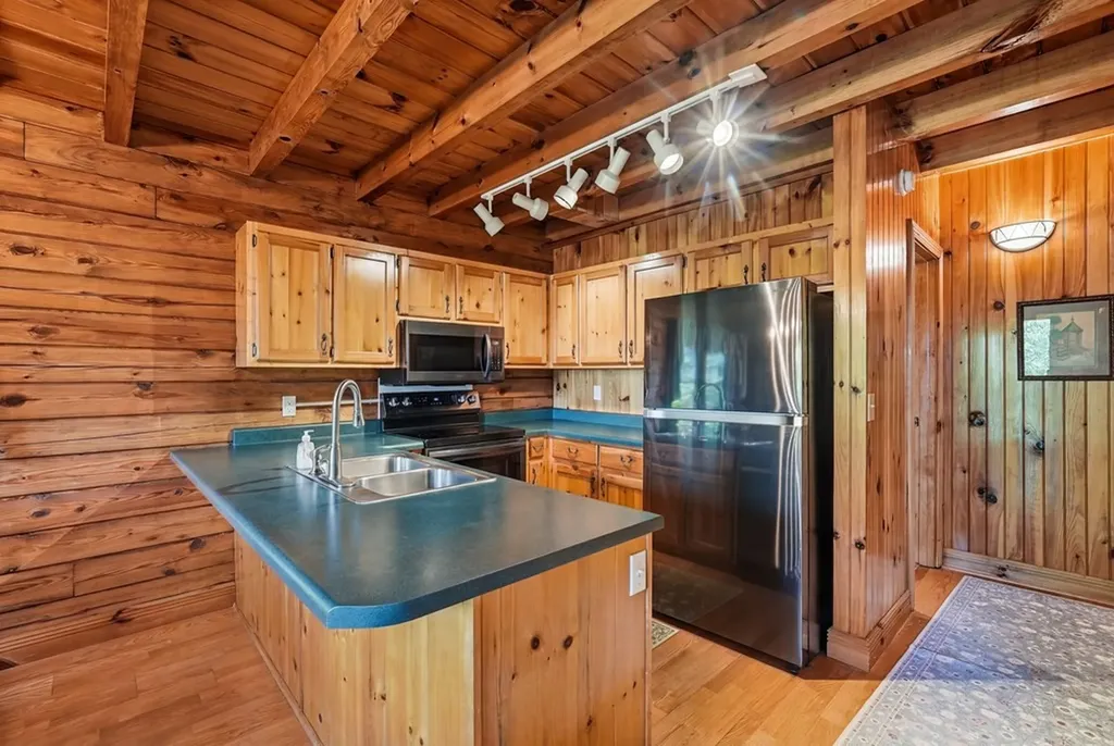 154 Parkview Drive Byrdstown TN 38549
