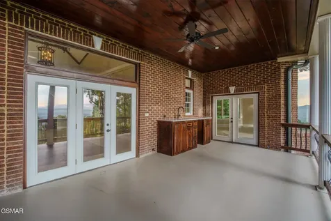 431 Thomas Loop Road Sevierville TN 37876