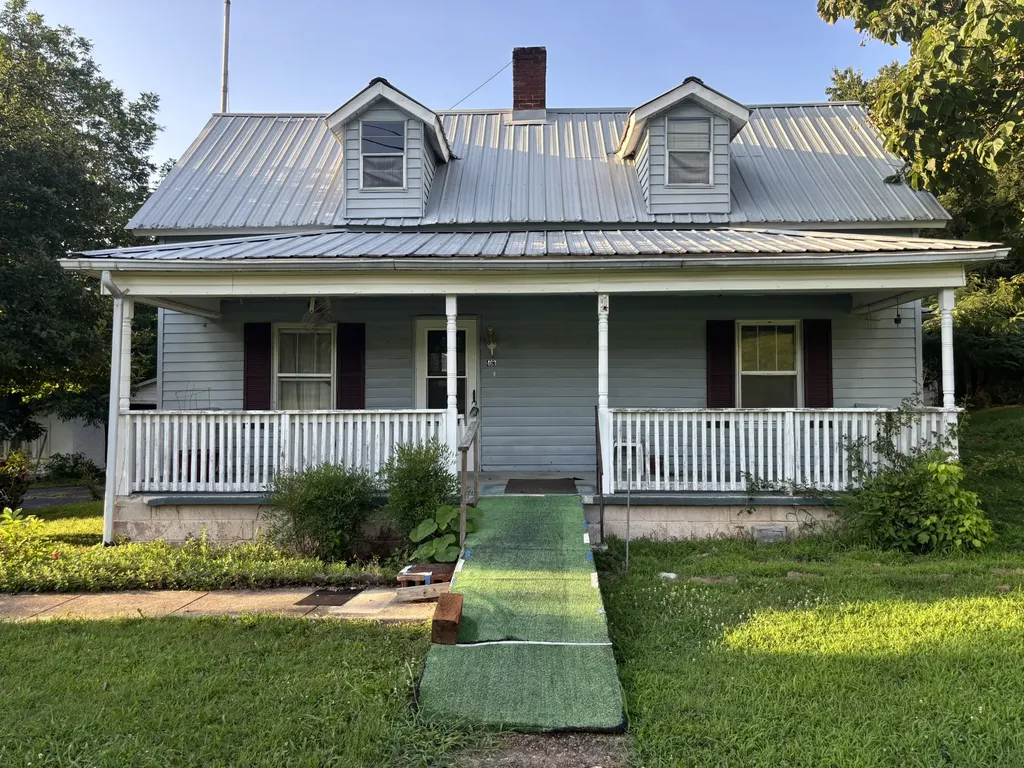 463 E Illinois Avenue Whitwell TN 37397