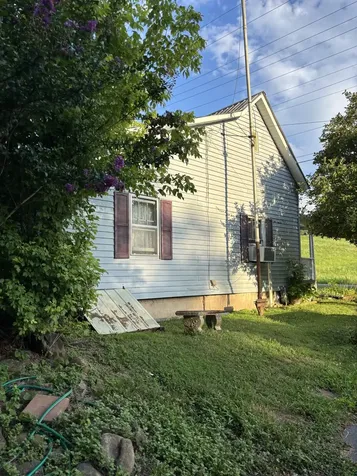 463 E Illinois Avenue Whitwell TN 37397