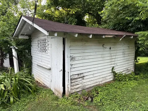 463 E Illinois Avenue Whitwell TN 37397