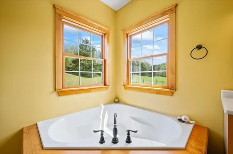 216 Old Wolf Hill Road Bethpage TN 37022