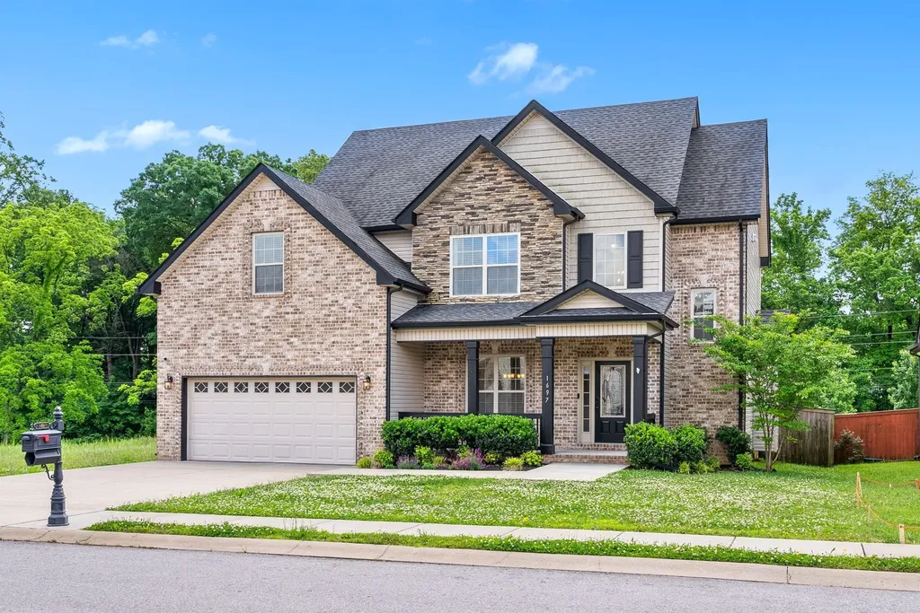 1697 Ellie Piper Circle Clarksville TN 37043