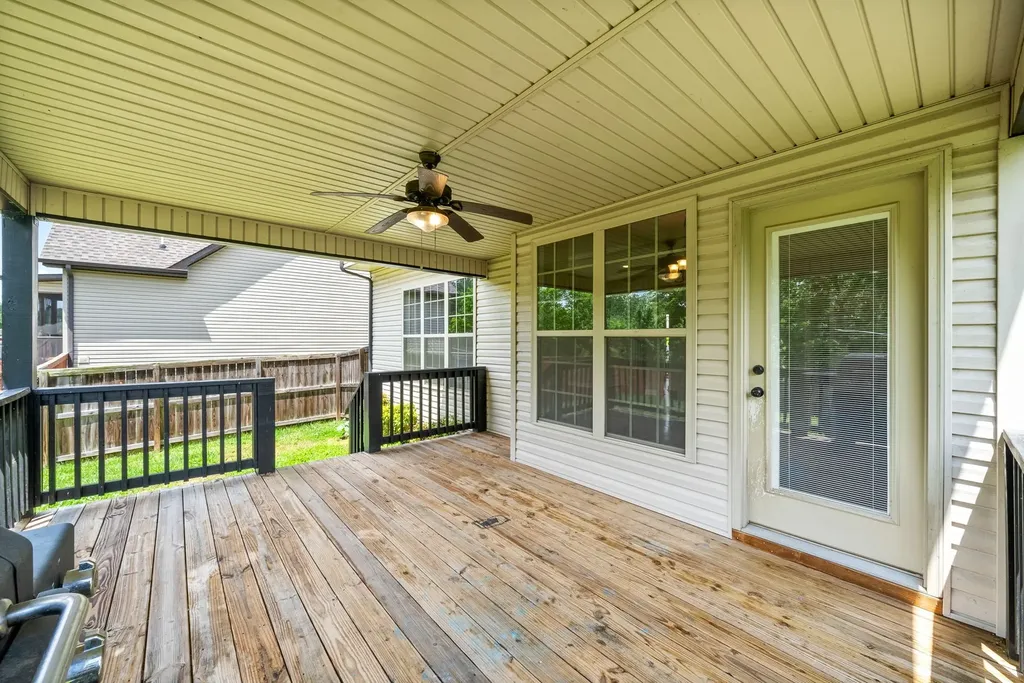1697 Ellie Piper Circle Clarksville TN 37043
