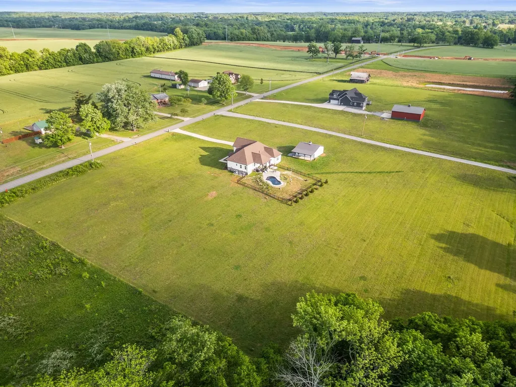 3378 New Hall Road Greenbrier TN 37073