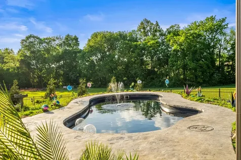 3378 New Hall Road Greenbrier TN 37073