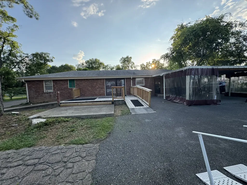 806 Meadowlark Lane Goodlettsville TN 37072
