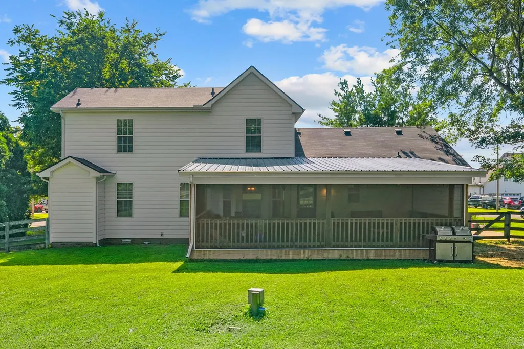 2466 Artie Manning Road Clarksville TN 37042