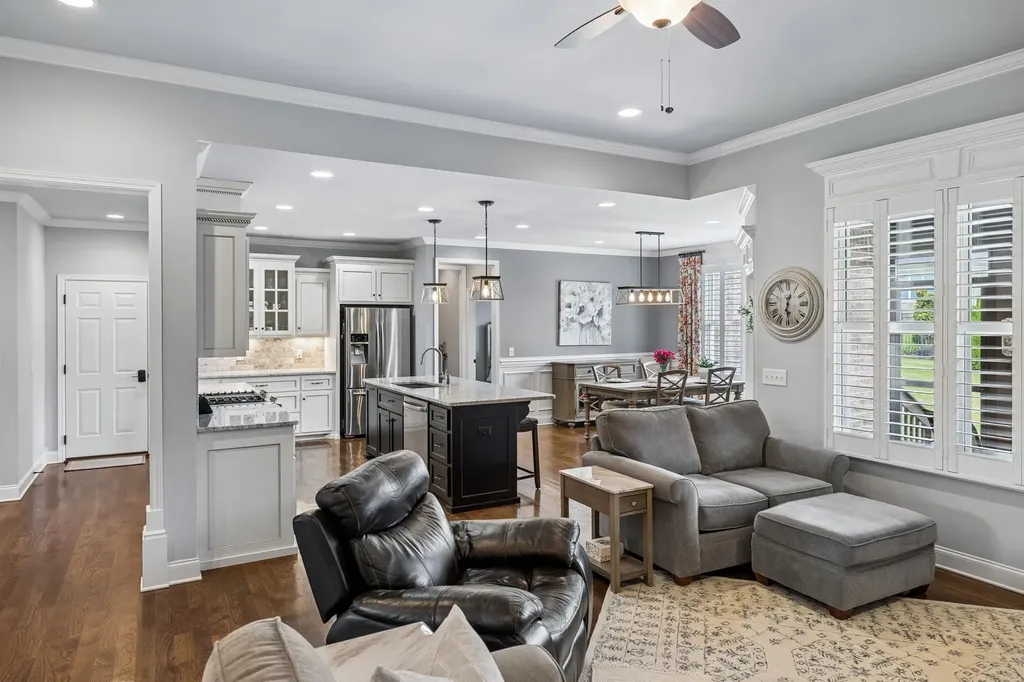 943 Nashs Nook Columbia TN 38401